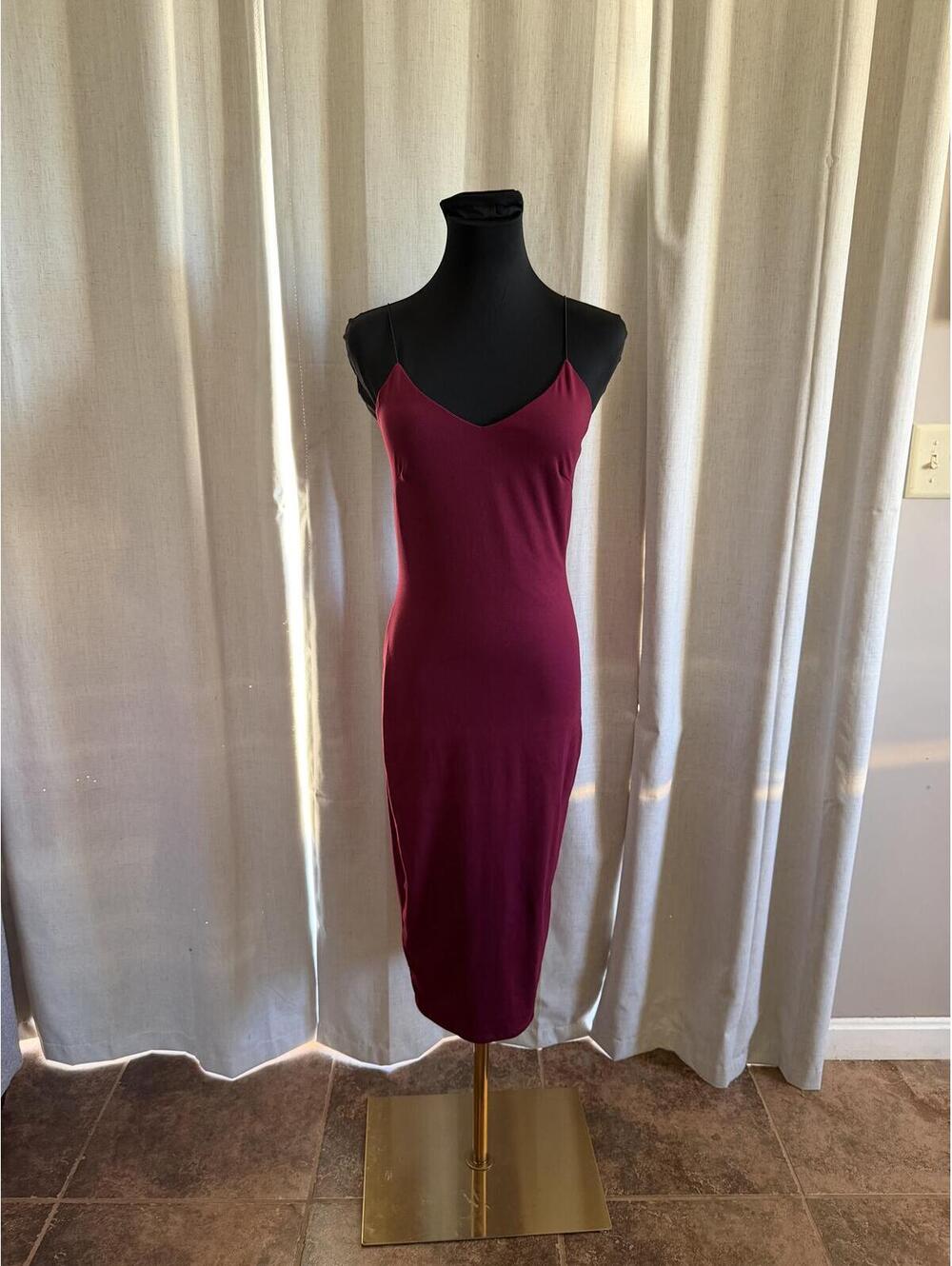 Maroon Windsor Dress Size Small